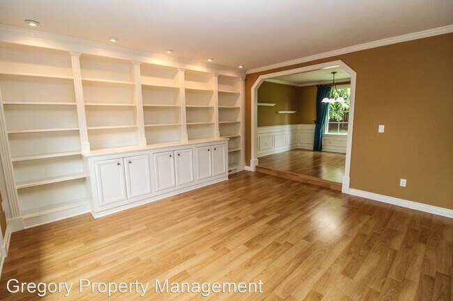 Building Photo - 4 br, 2.5 bath House - 612 213th St SW