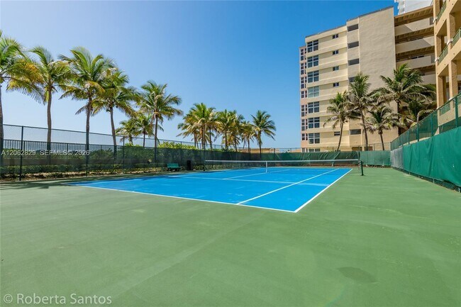 Foto del edificio - 2080 S Ocean Dr