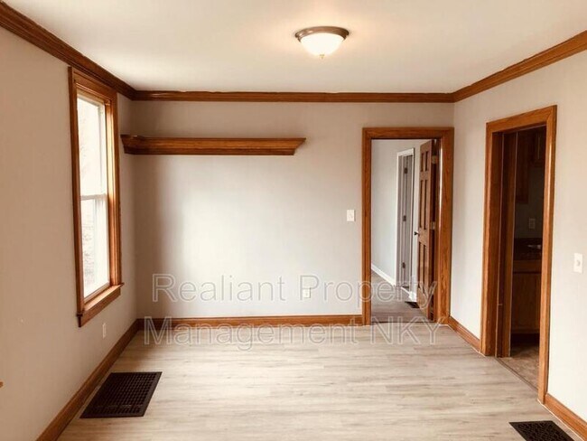 Building Photo - 324 E 47th St