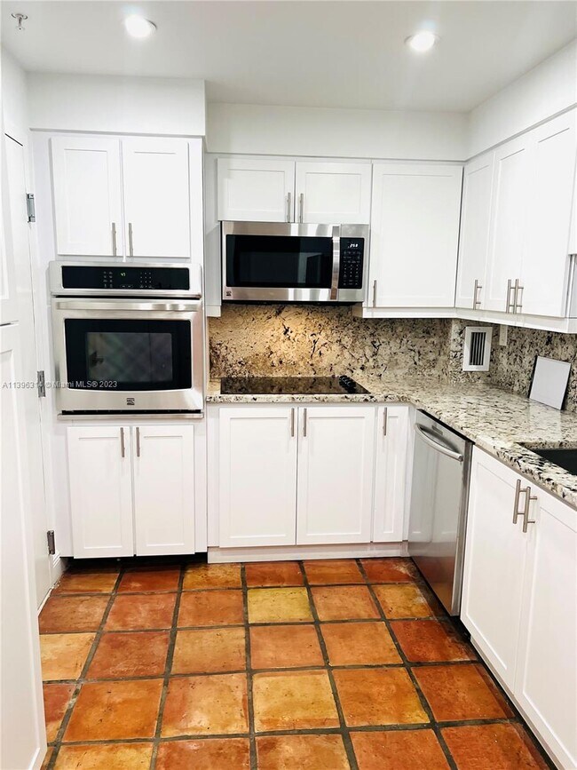 90 Edgewater Dr Unit 210, Miami, FL 33133 Condo for Rent in Miami, FL
