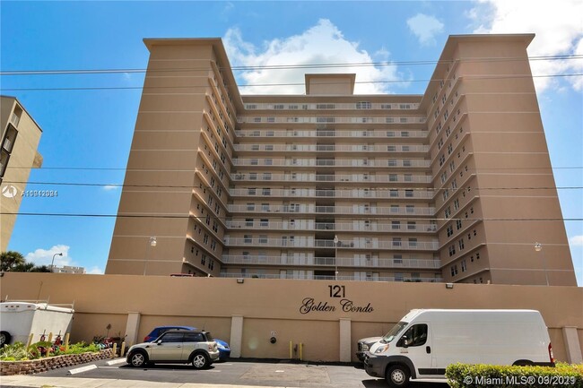 Building Photo - 121 Golden Isles Dr