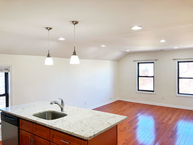 Foto del edificio - 1657 N PAULINA St