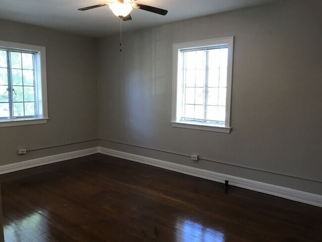Foto del edificio - Winburn Court Apartments