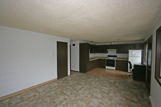 Building Photo - QUER01