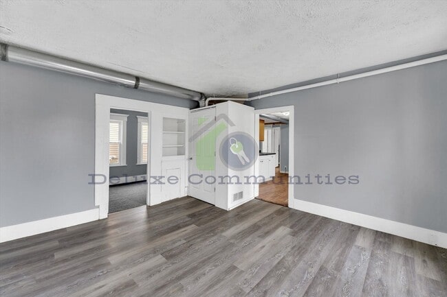 Building Photo - 415 Graham St SW