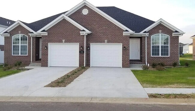 Foto del edificio - 733 Village Creek Dr