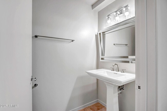 Foto del edificio - 7141 E Rancho Vista Dr