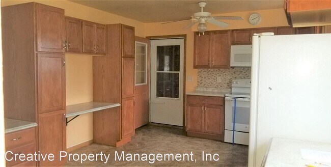 Building Photo - 3 br, 1 bath House - 15 3rd St SE