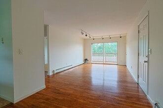 Building Photo - 6 Alpine Dr