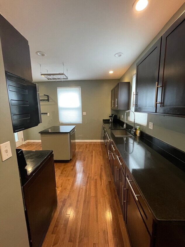 Foto principal - 829 Southern Ave