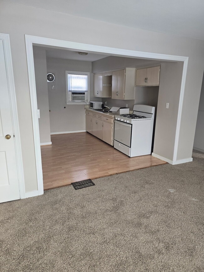 Building Photo - 2029 W Forrest Hill Ave