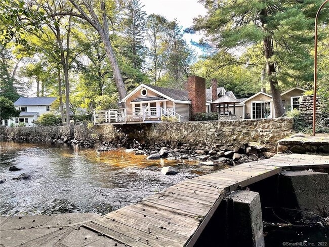 Foto del edificio - 83 Maltbie Ave