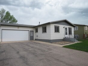 Building Photo - 1825 Degeest Dr