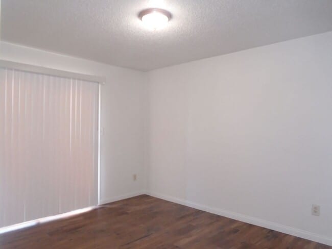 Foto del edificio - 6812 N Half Moon Dr