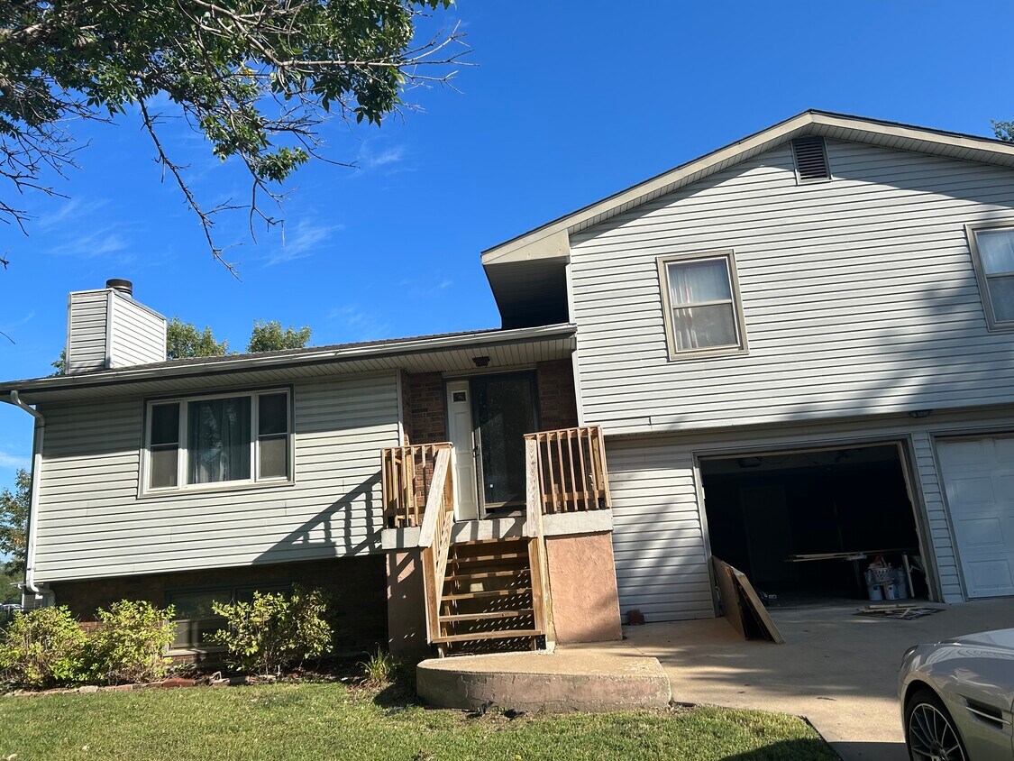 1201 E Minneapolis Ave, Salina, KS 67401 House Rental in Salina, KS