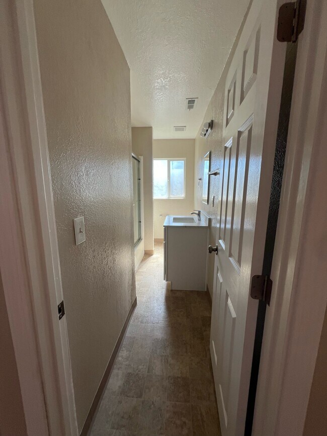 450 Poplar Ave, Manteca, CA 95336 Townhome Rentals in Manteca CA