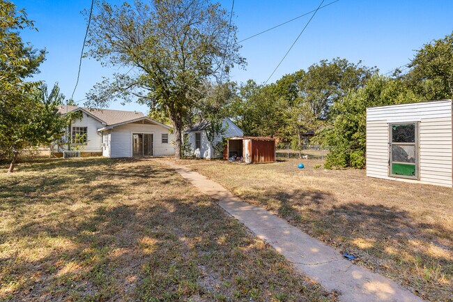 Foto del edificio - 618 Adams Ave