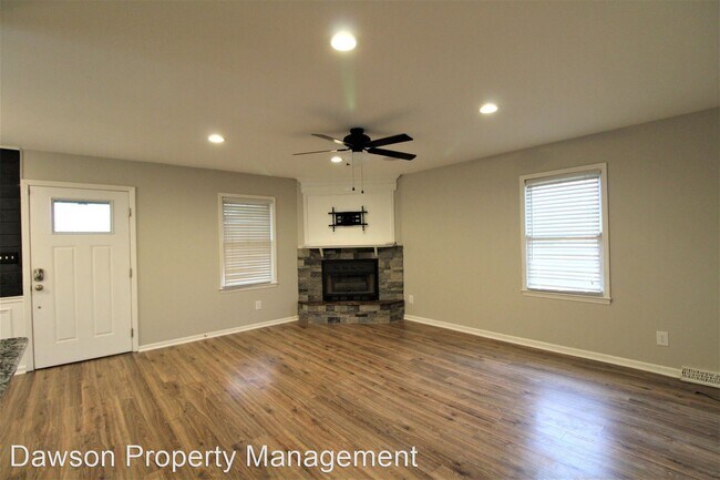 Building Photo - 2 br, 1 bath House - 5010 Willow Run Drive