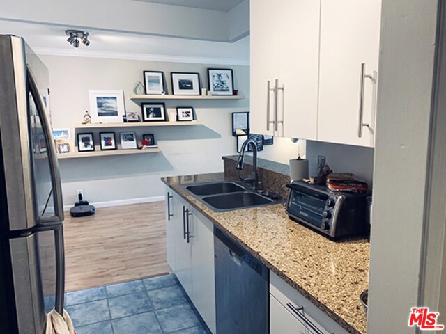 DINING - 8163 Redlands St