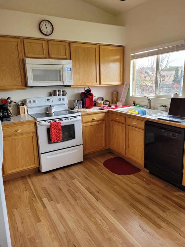 Photo - 127 Misty Creek Dr House