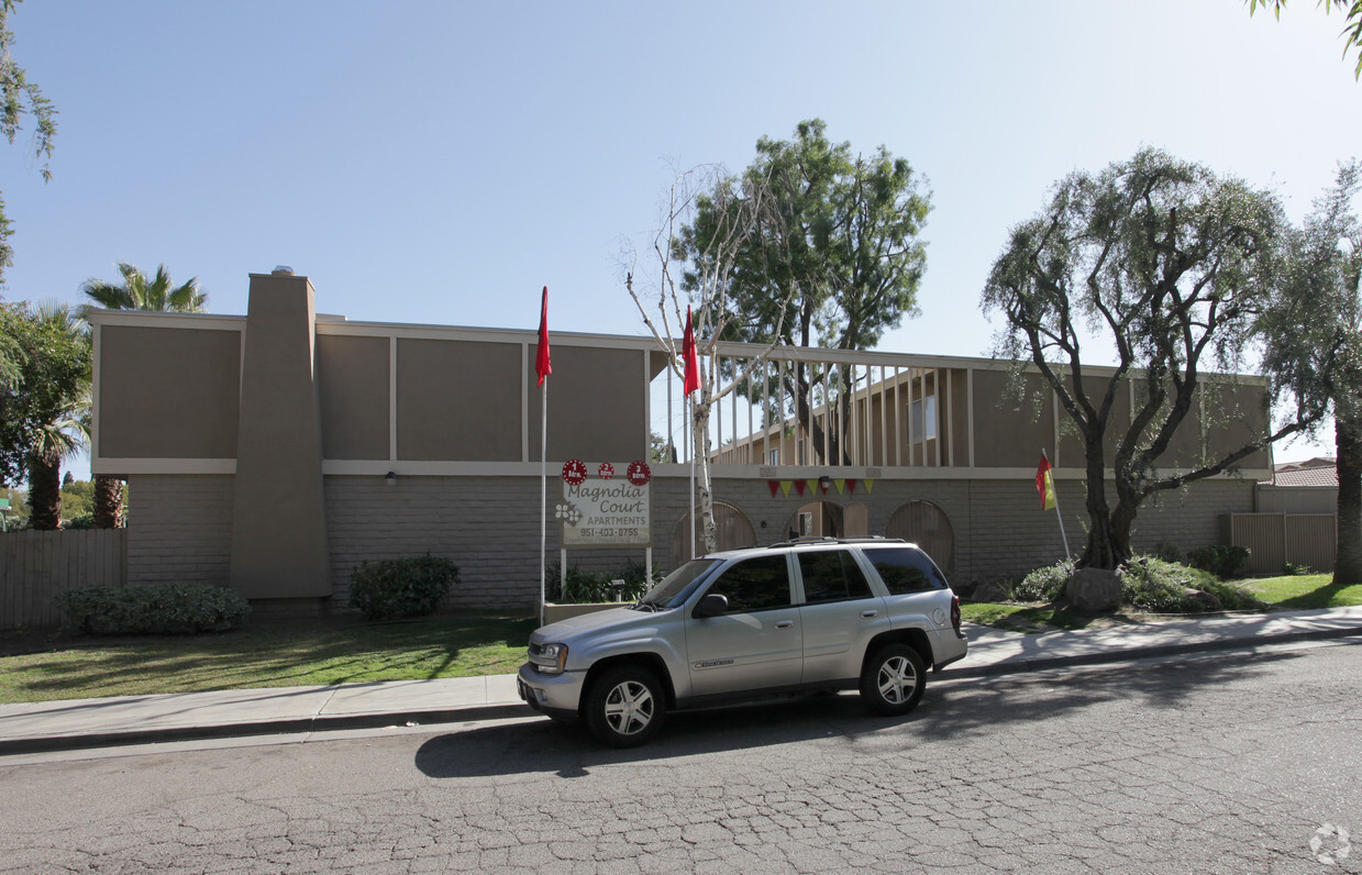 Primary Photo - Magnolia Court Apartments