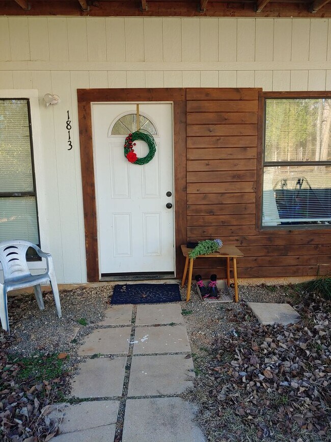 Foto del edificio - 1813 Swinging Bridge Rd