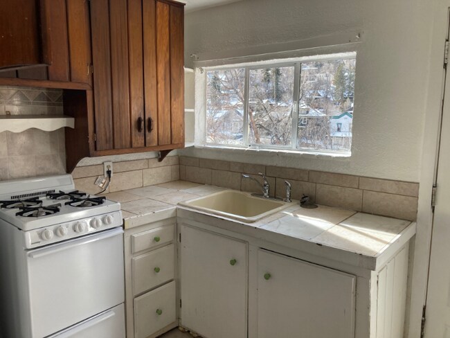 Foto del edificio - 107 Waltham Ave