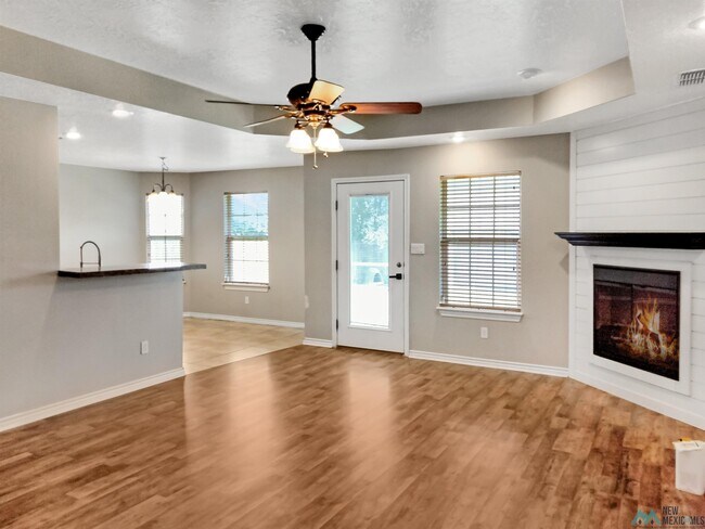 Foto del edificio - 4417 Sandstone Dr