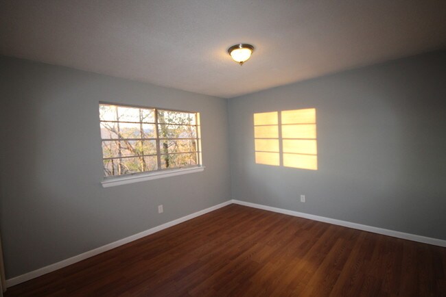 Foto del edificio - Move in Ready 2BR/1BA!
