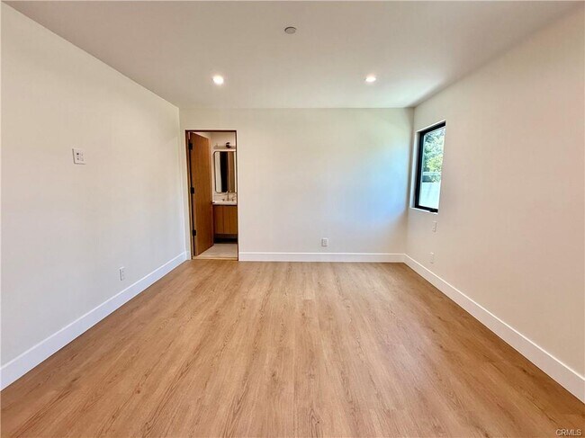 Foto del edificio - 22130 Gault St