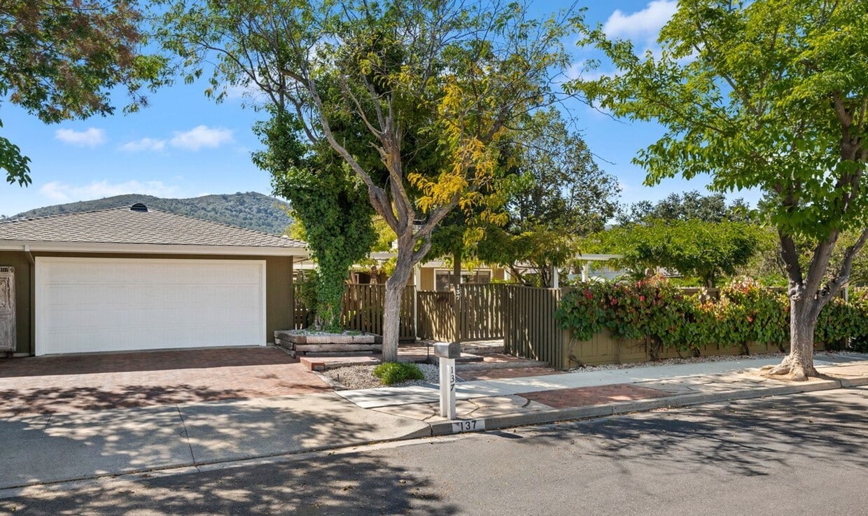 Primary Photo - Refined Solvang Home with Stunning Valley ...