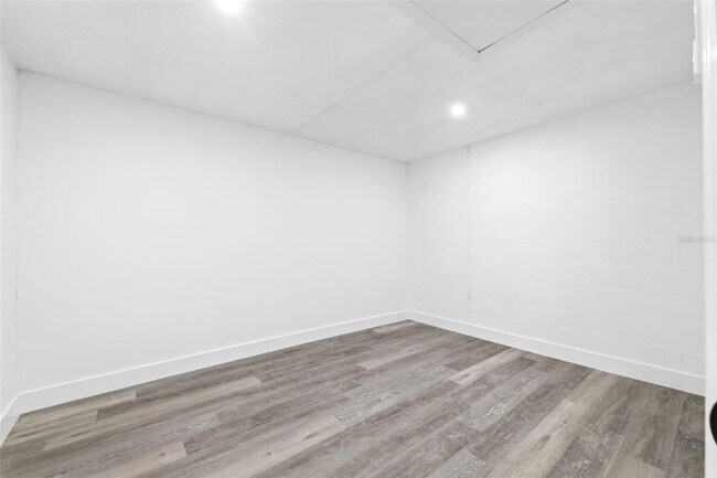 Foto del edificio - 3673 Rockaway Dr