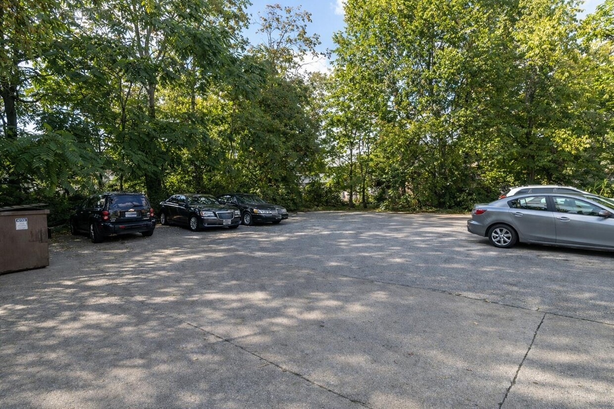 Building Photo - 801 N Ann St