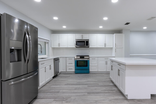 Building Photo - 20990 Estada Ln