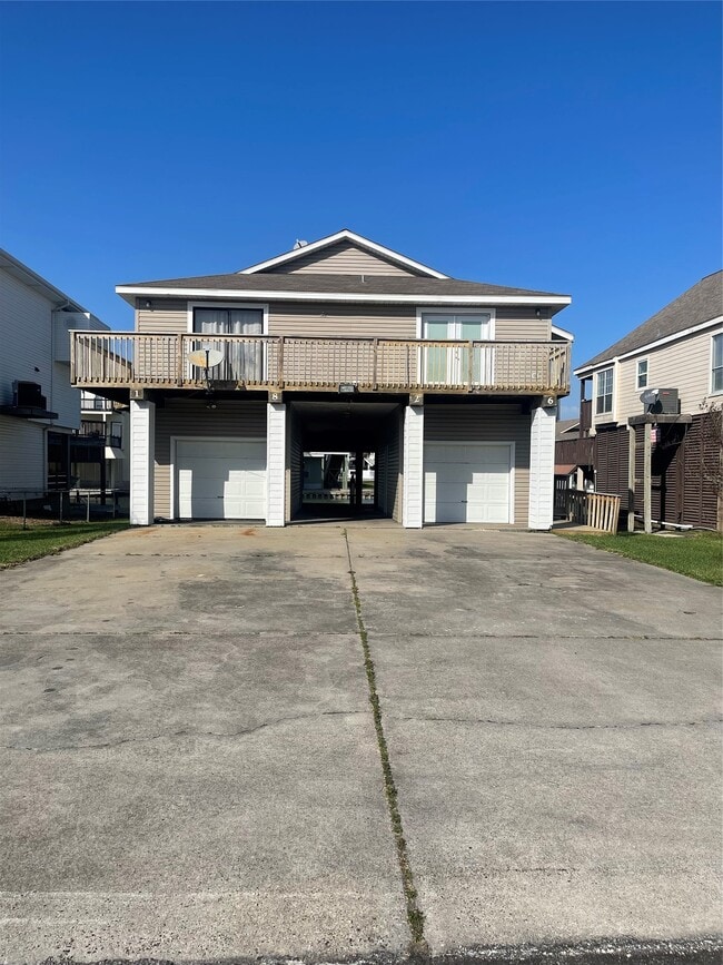 Building Photo - 1826 Port O' Call St