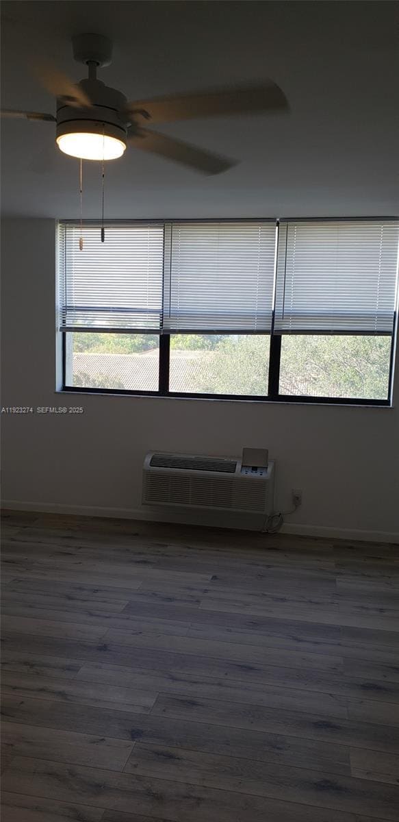 Building Photo - 2501 Riverside Dr