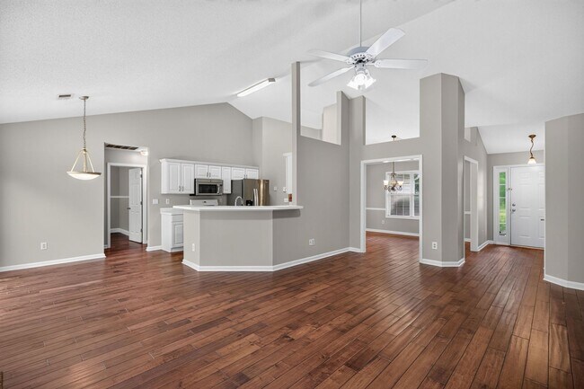 Building Photo - Stepless Ranch in Marietta