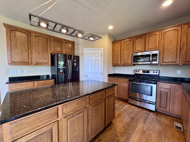 Foto del edificio - 7031 S Oak Hill Cir