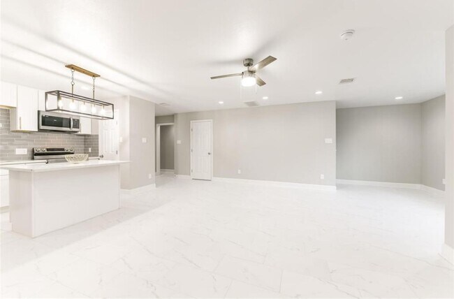 Foto del edificio - 5763 Easthampton Dr