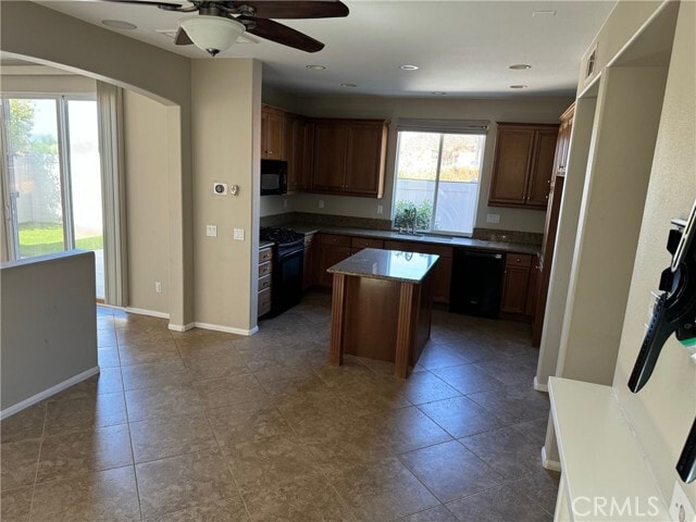 Building Photo - 27525 Sunray Ct