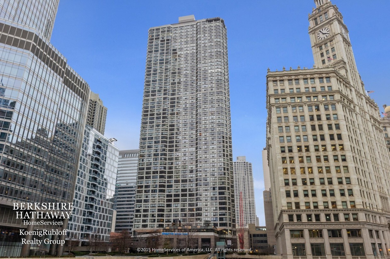 Primary Photo - 405 N Wabash Ave