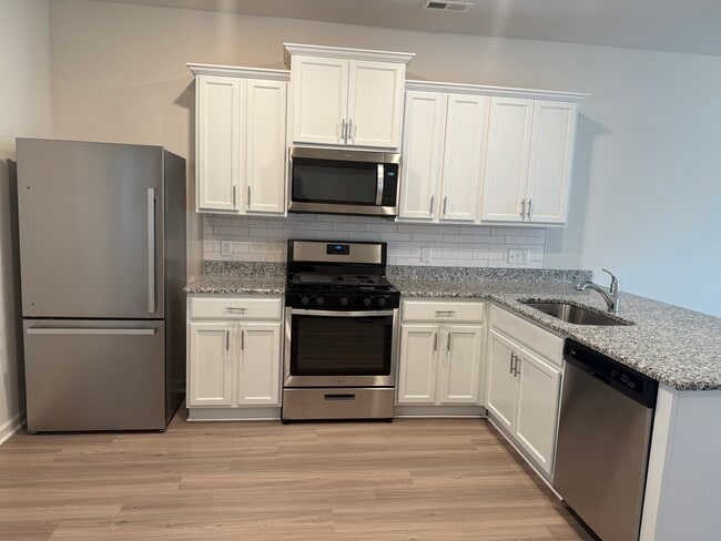 Foto del edificio - 1508 Independence Blvd