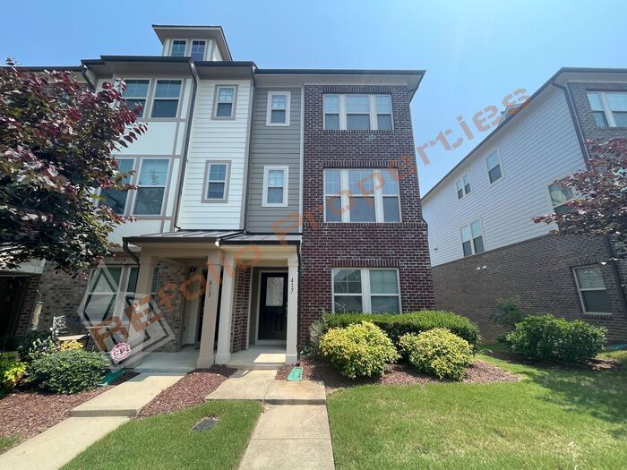 Foto principal - Charming 3 Story 3 Bedroom 3.5 Bath 1 Car-...