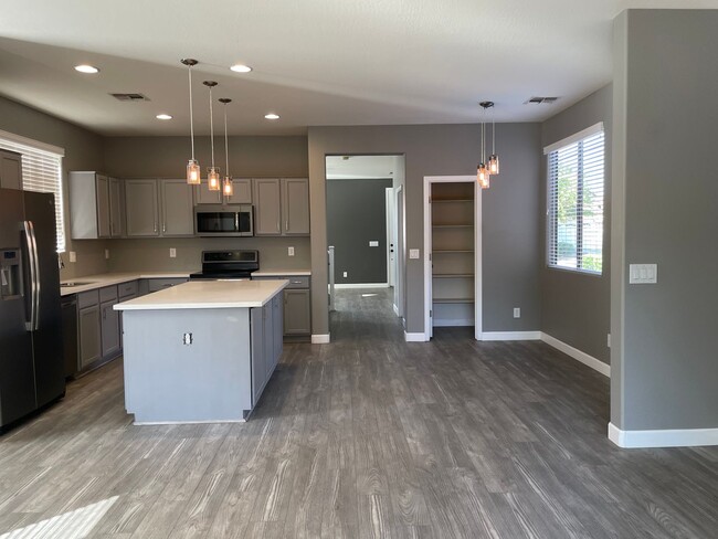 Foto del edificio - 4154 E Waterman Ct