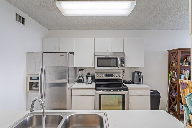 Foto del edificio - 9766 NW 47th Ter