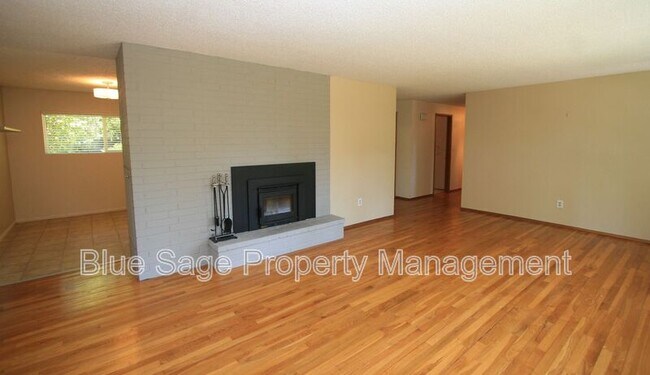 Foto del edificio - 131 Leslie Ln