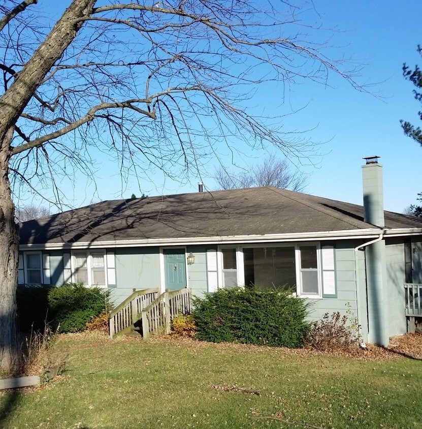 Primary Photo - 10444 Lake Eleanor Road