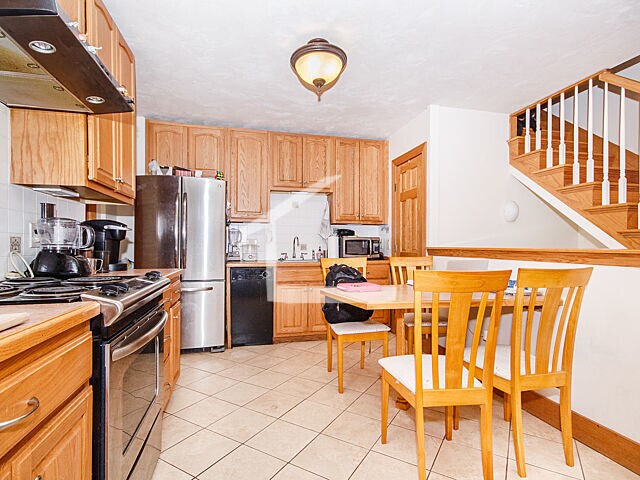 Primary Photo - 61 Anderson St