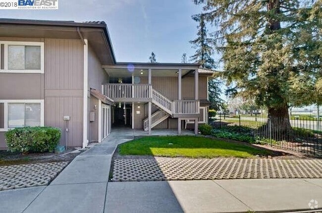 Building Photo - 47112 Warm Springs Blvd