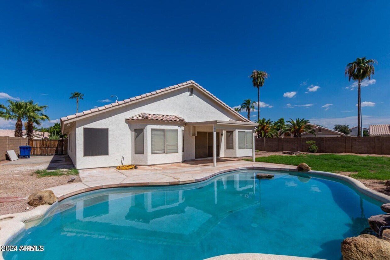 Primary Photo - 2830 S Arroyo Ct